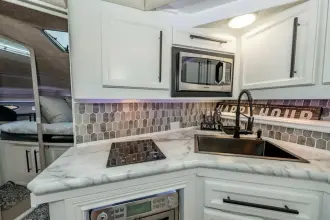 Thumbnail von Cruisers Yachts 3850 Aft Cabin Bada Bing