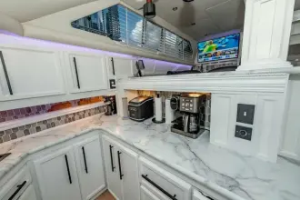 Thumbnail von Cruisers Yachts 3850 Aft Cabin Bada Bing