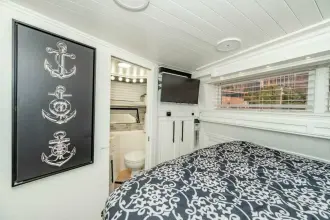 Thumbnail von Cruisers Yachts 3850 Aft Cabin Bada Bing