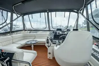 Thumbnail von Cruisers Yachts 3850 Aft Cabin Bada Bing