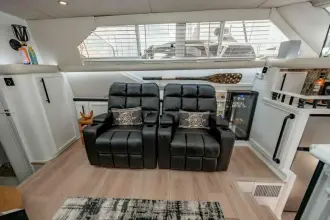 Thumbnail von Cruisers Yachts 3850 Aft Cabin Bada Bing