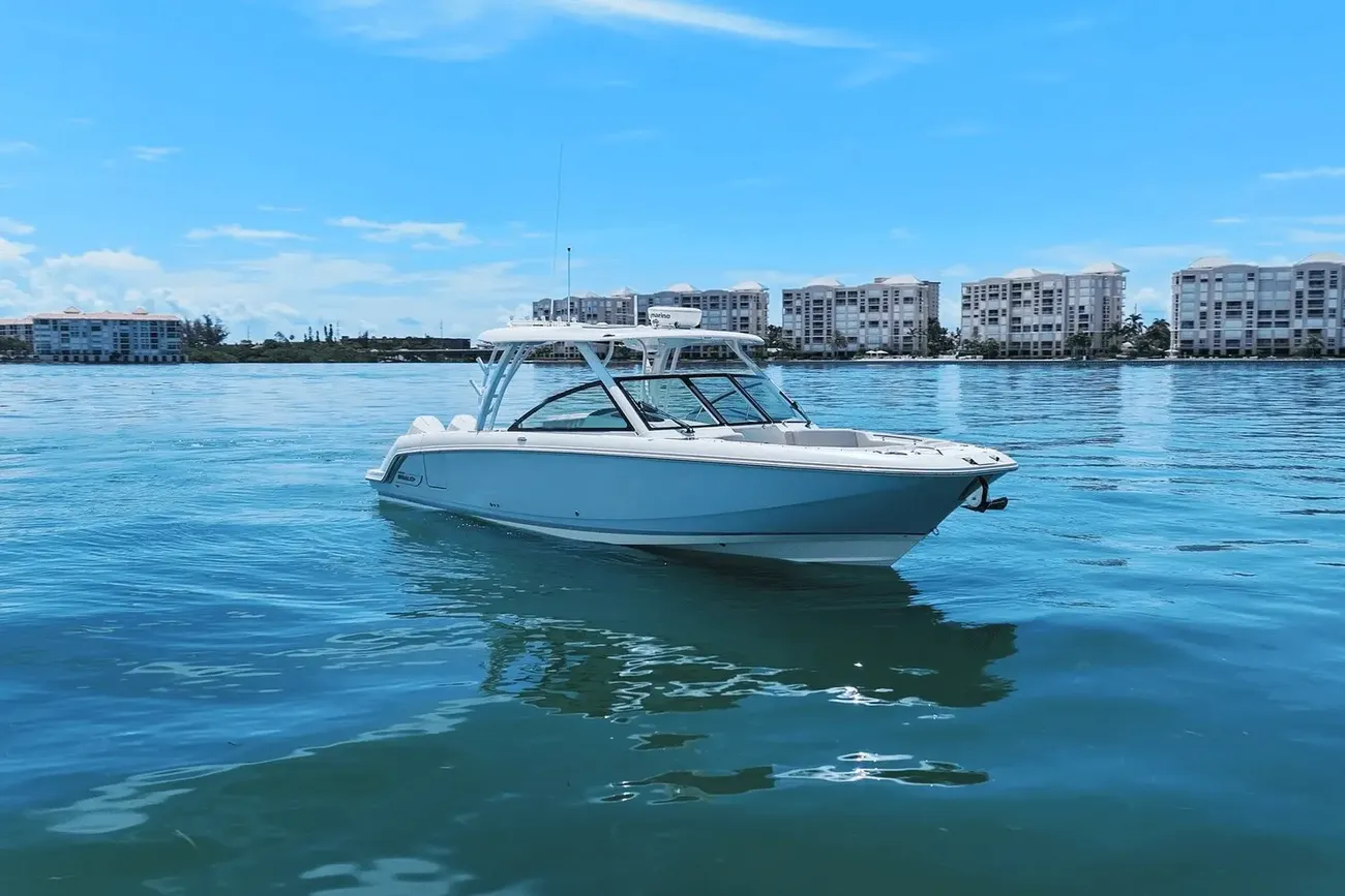 Boston Whaler 320 Vantage