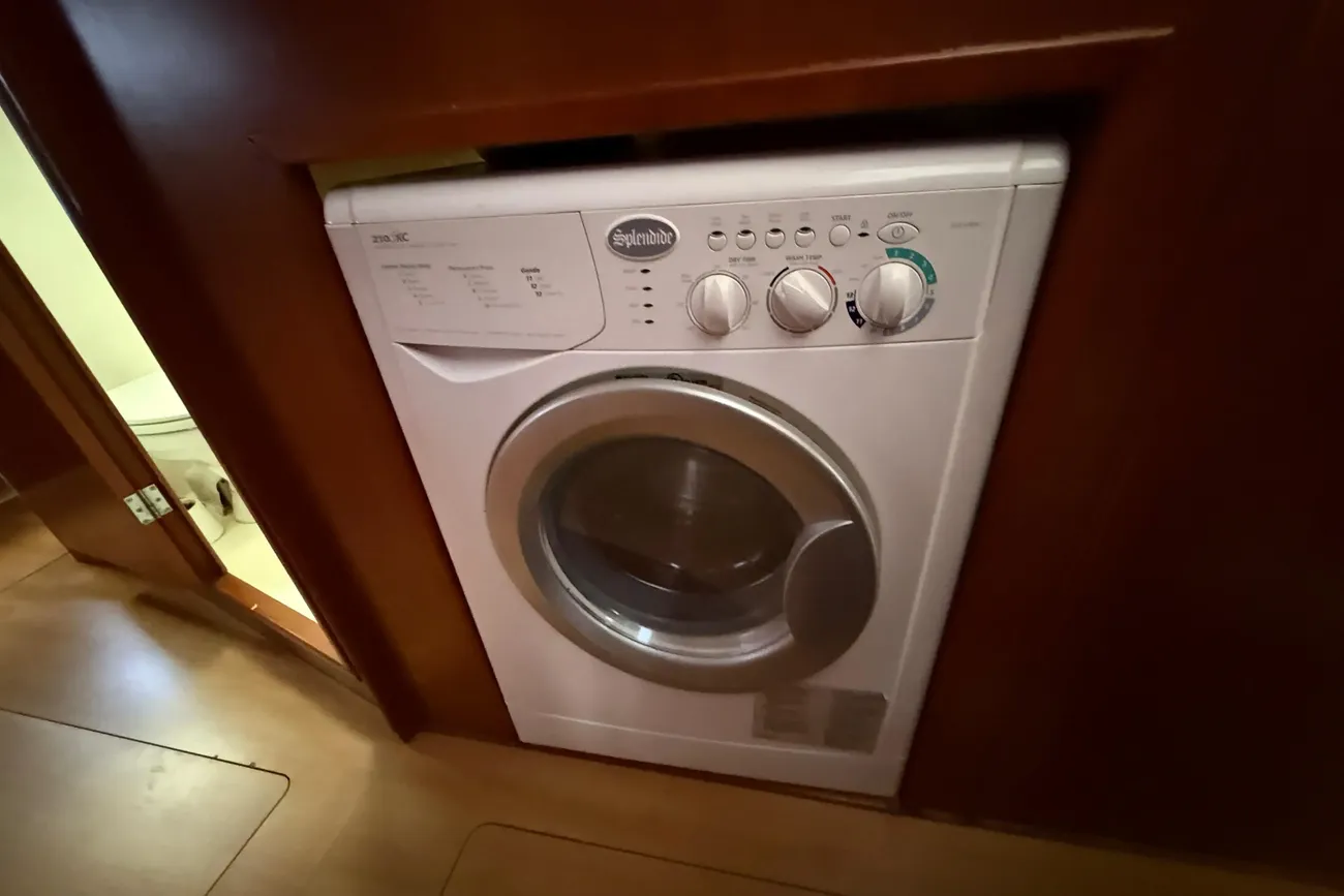 Thumbnail von Leopard 48 White Wings