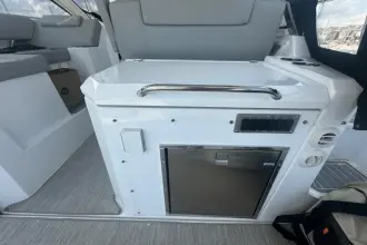 Thumbnail von Cruisers Yachts 390 Express Coupe