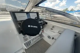 Thumbnail von Cruisers Yachts 390 Express Coupe