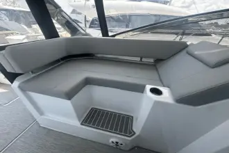 Thumbnail von Cruisers Yachts 390 Express Coupe