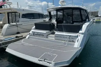 Thumbnail von Cruisers Yachts 390 Express Coupe