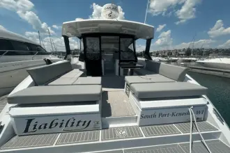 Thumbnail von Cruisers Yachts 390 Express Coupe