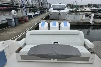 Thumbnail von Tiara Yachts 48LE