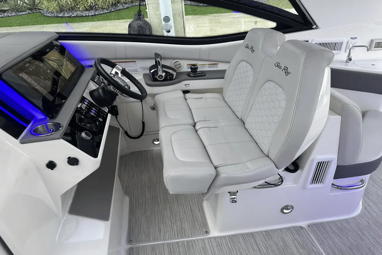 Thumbnail von Sea Ray 320 Sundancer