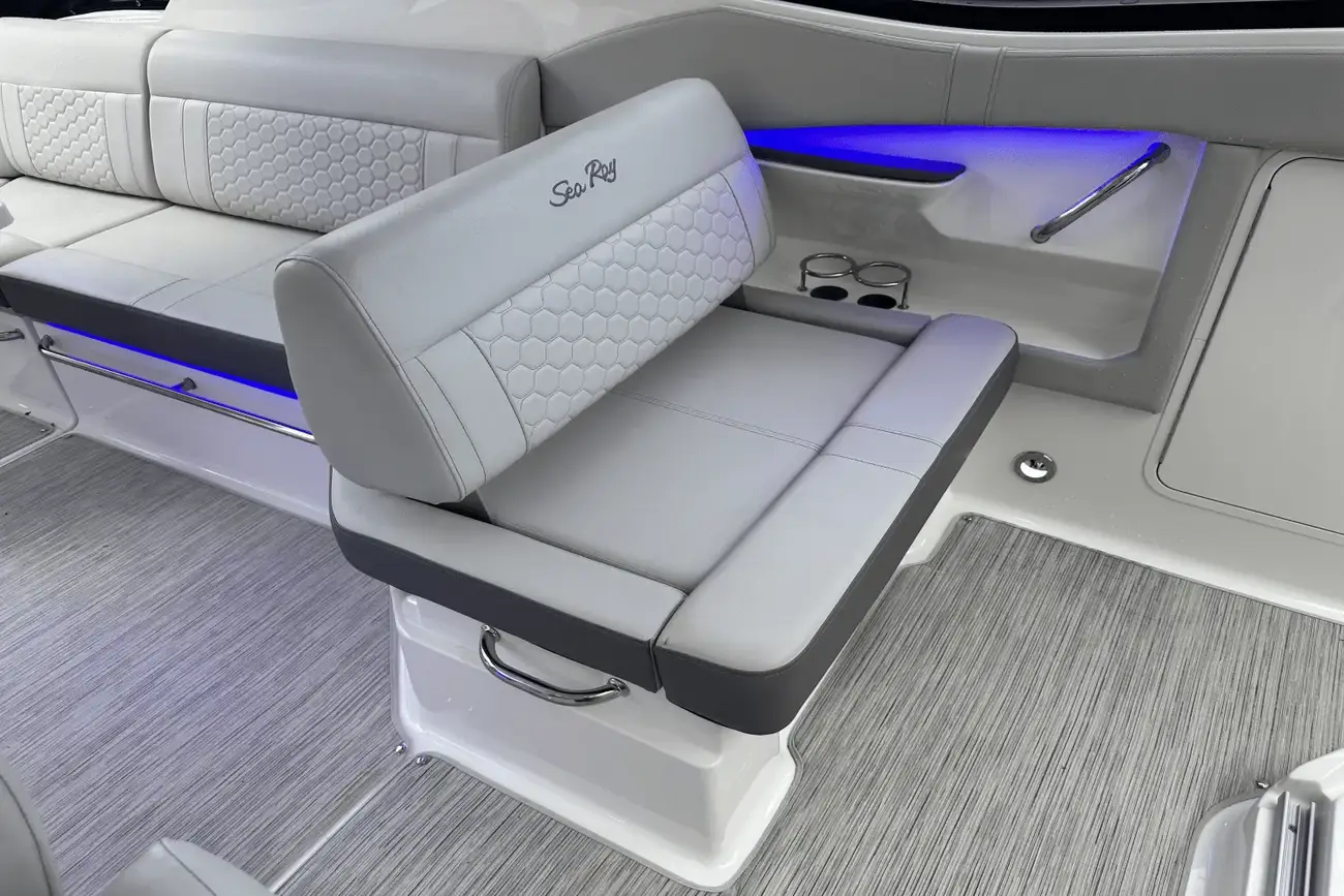 Thumbnail von Sea Ray 320 Sundancer