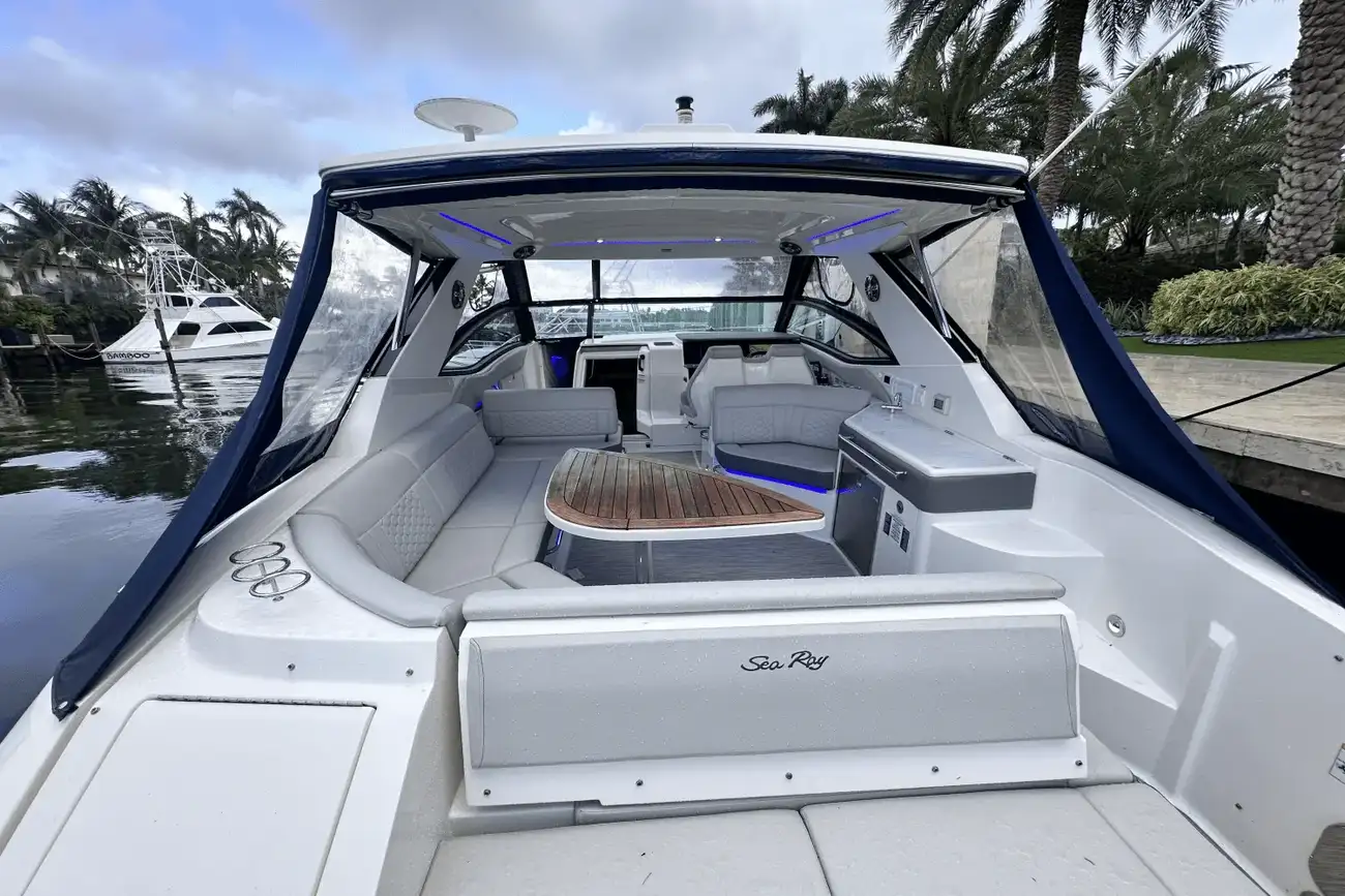 Thumbnail von Sea Ray 320 Sundancer