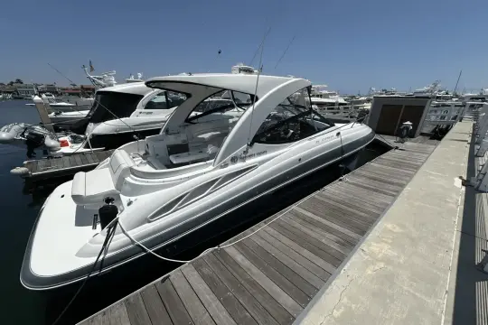 Cruisers Yachts 35 Express