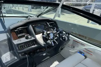 Thumbnail von Cruisers Yachts 35 Express