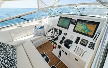 Thumbnail von Intrepid 430 Sport Yacht Lil' Sumpin II