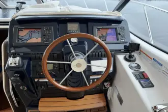 Thumbnail von Tiara Yachts 3500 Sovran