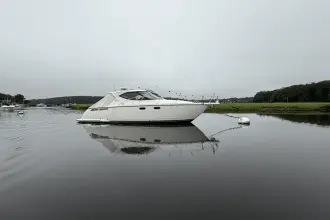 Thumbnail von Tiara Yachts 3500 Sovran