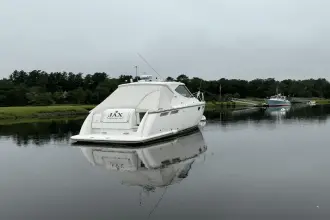 Thumbnail von Tiara Yachts 3500 Sovran