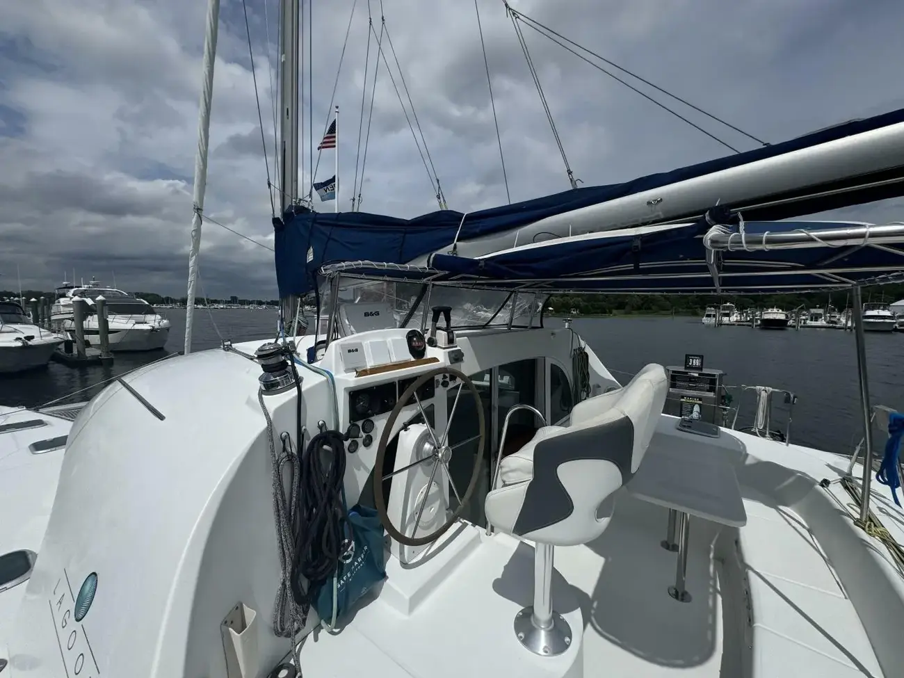 Thumbnail von Lagoon 380 Wylicat