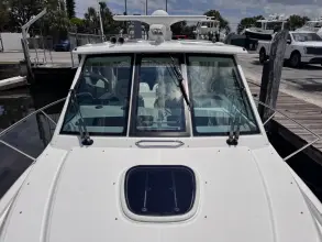 Thumbnail von Boston Whaler 345 Conquest