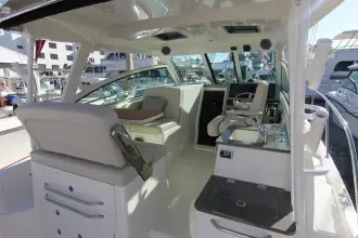Thumbnail von Boston Whaler 345 Conquest