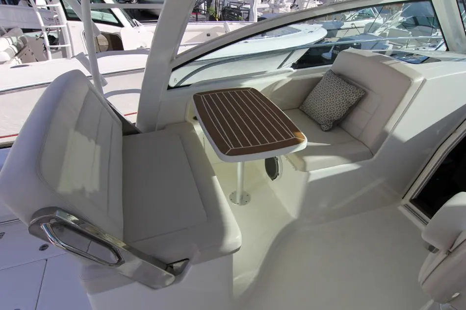 Thumbnail von Boston Whaler 345 Conquest