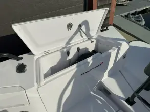 Thumbnail von Axopar 37 XC Cross Cabin Stock 20