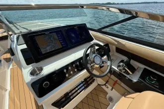 Thumbnail von Sea Ray SLX 310