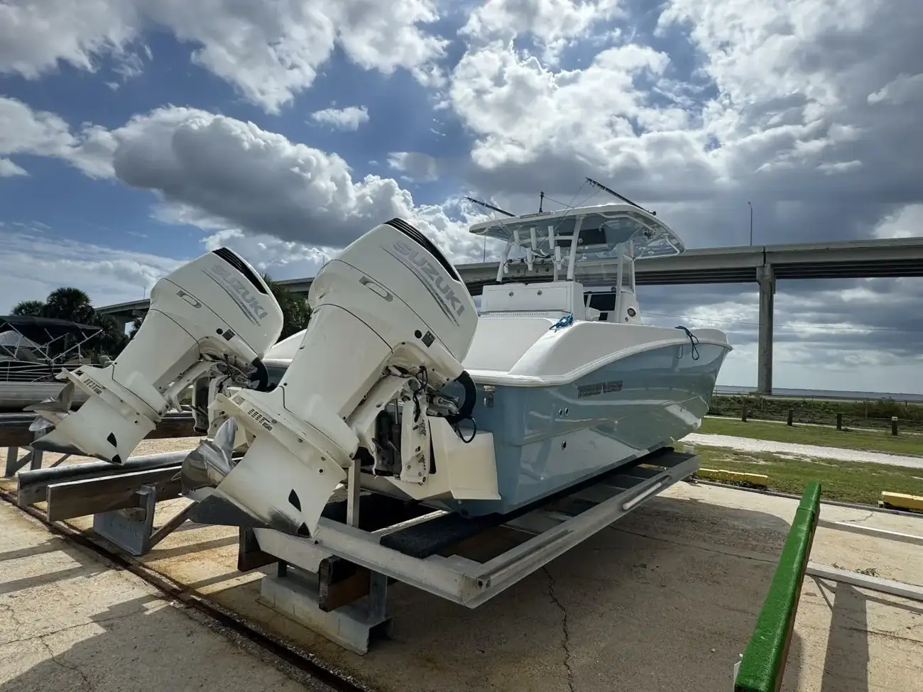 Thumbnail von Twin Vee 28 GF