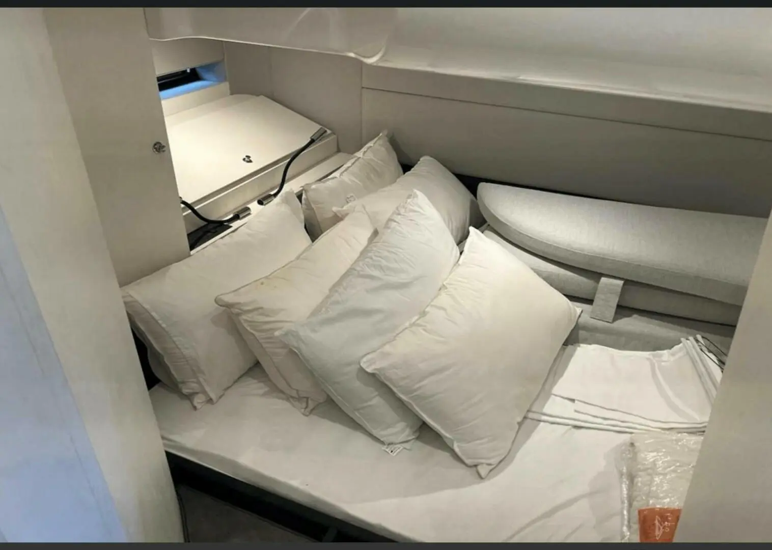 Thumbnail von Azimut 42 V&V