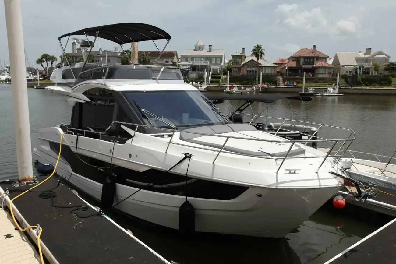 Galeon 400 FLY What Me Worry