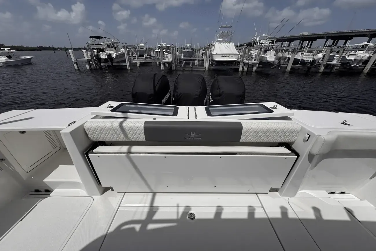 Thumbnail von Bertram 39 CC