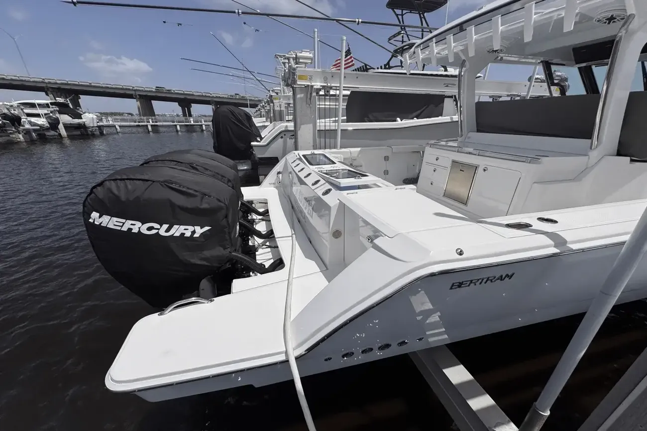 Thumbnail von Bertram 39 CC