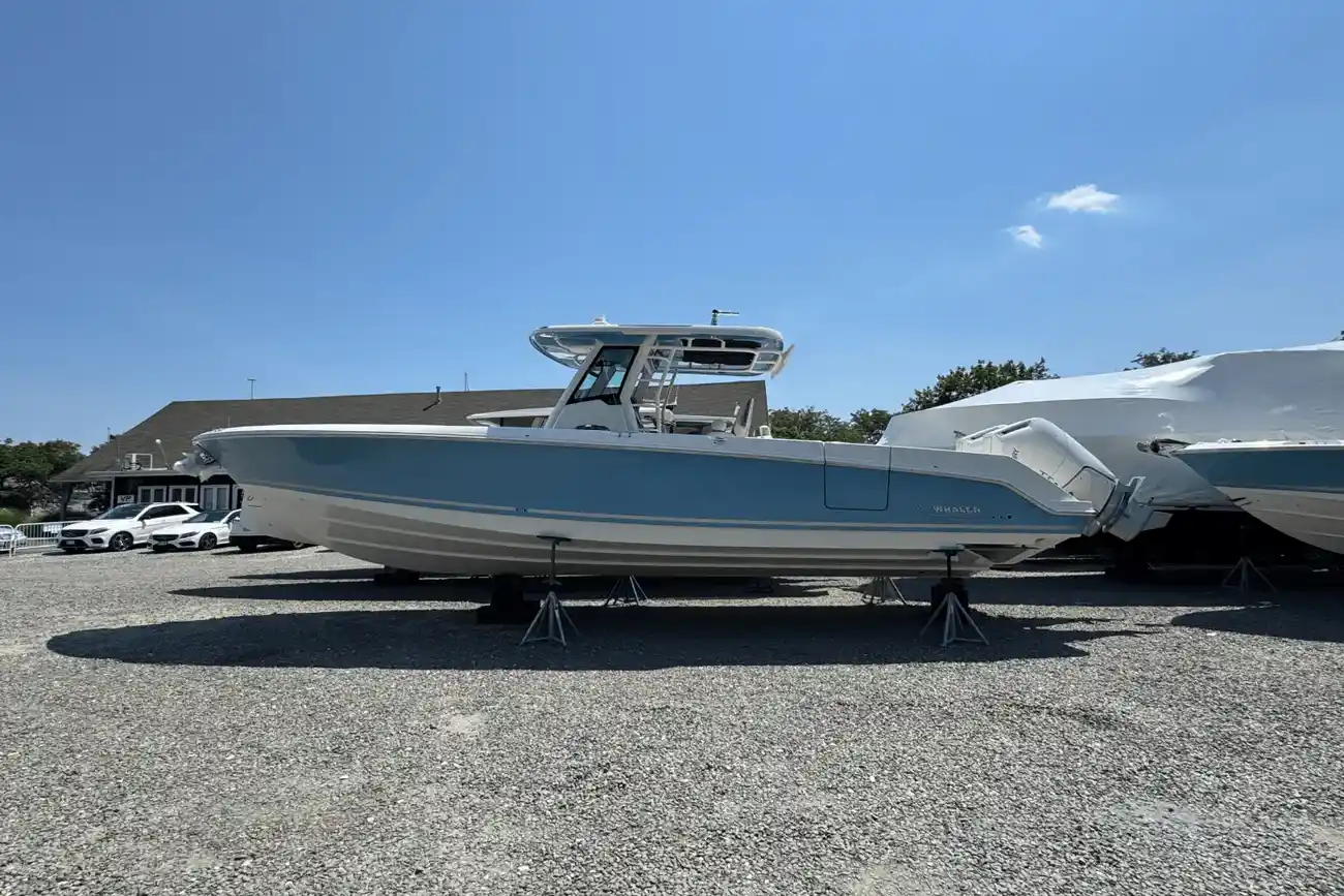Boston Whaler 330 Outrage