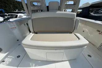 Thumbnail von Boston Whaler 330 Outrage