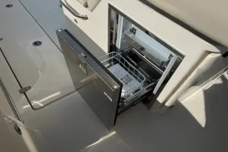 Thumbnail von Boston Whaler 330 Outrage