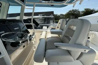 Thumbnail von Boston Whaler 330 Outrage