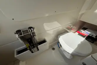 Thumbnail von Boston Whaler 330 Outrage