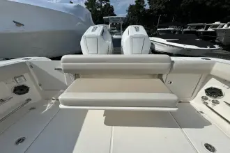 Thumbnail von Boston Whaler 330 Outrage