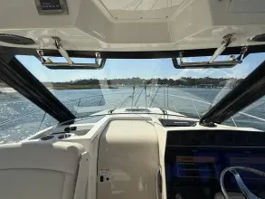 Thumbnail von Boston Whaler 325 Conquest
