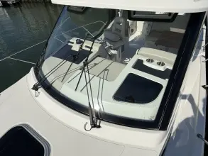 Thumbnail von Boston Whaler 325 Conquest