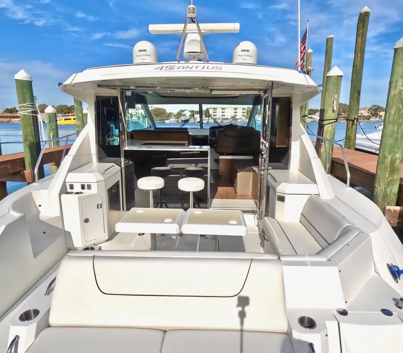 Thumbnail von Cruisers Yachts 45 Cantius