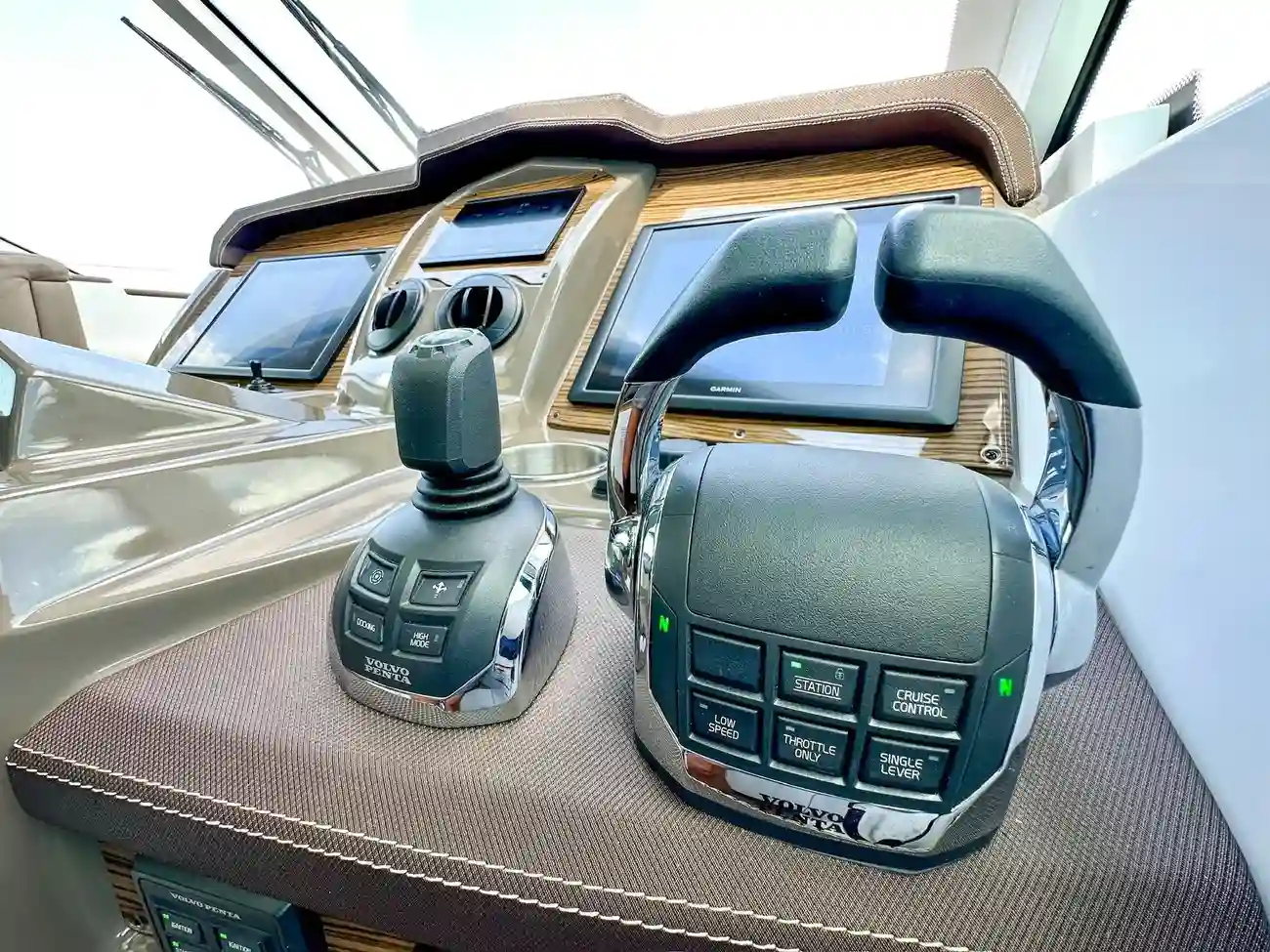 Thumbnail von Cruisers Yachts 45 Cantius