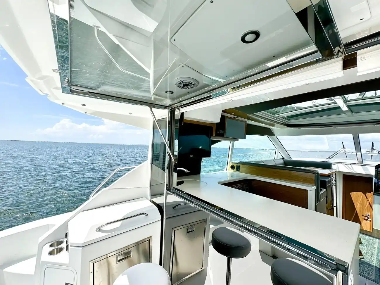 Thumbnail von Cruisers Yachts 45 Cantius