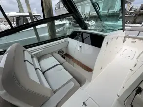 Thumbnail von Boston Whaler 330 Vantage