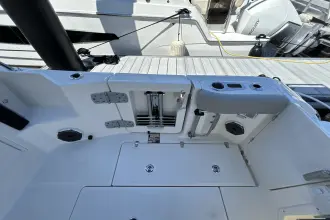 Thumbnail von Boston Whaler 365 Conquest