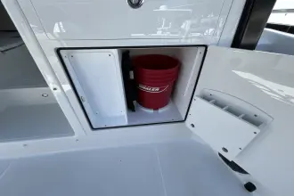 Thumbnail von Boston Whaler 365 Conquest