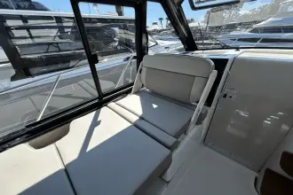 Thumbnail von Boston Whaler 365 Conquest