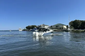 Thumbnail von Boston Whaler 365 Conquest