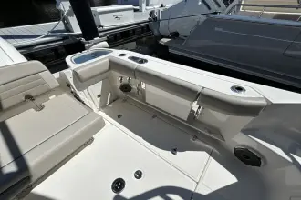 Thumbnail von Boston Whaler 365 Conquest